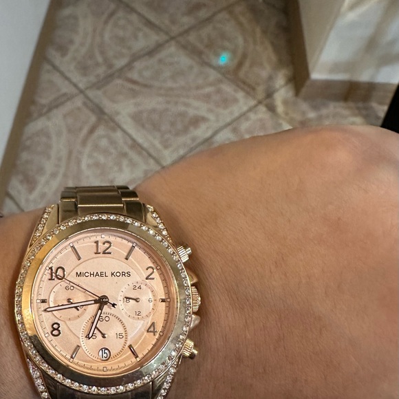 Michael Kors Blaire Rose Gold with Crystal Accents Women’s Watch - Picture 9 of 12
